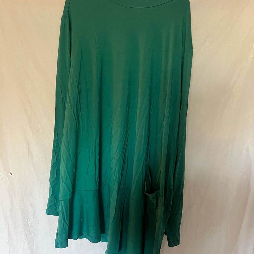 Logo Green long Flowy tunic 3X mock neck